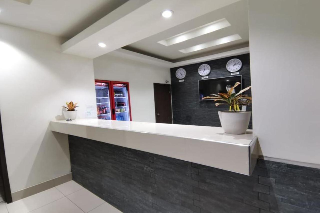 Capital O Hotel Plaza, Mexicali Ngoại thất bức ảnh