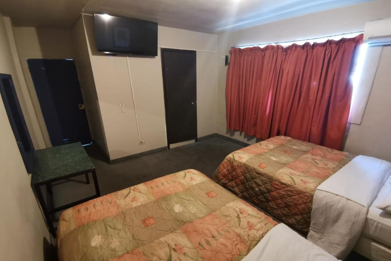 Capital O Hotel Plaza, Mexicali Ngoại thất bức ảnh