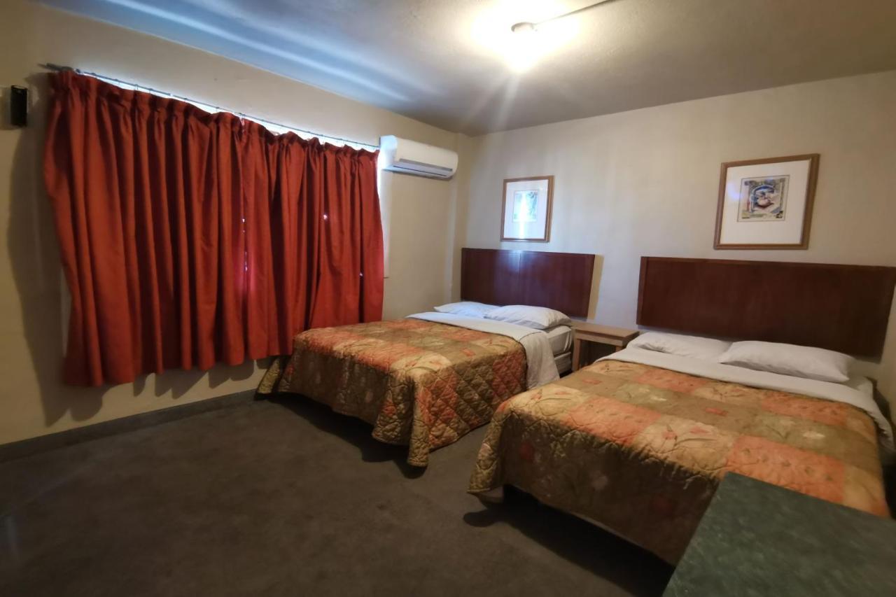 Capital O Hotel Plaza, Mexicali Ngoại thất bức ảnh