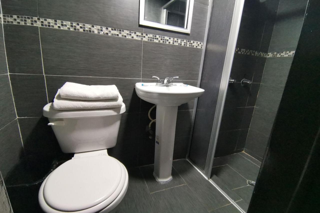 Capital O Hotel Plaza, Mexicali Ngoại thất bức ảnh